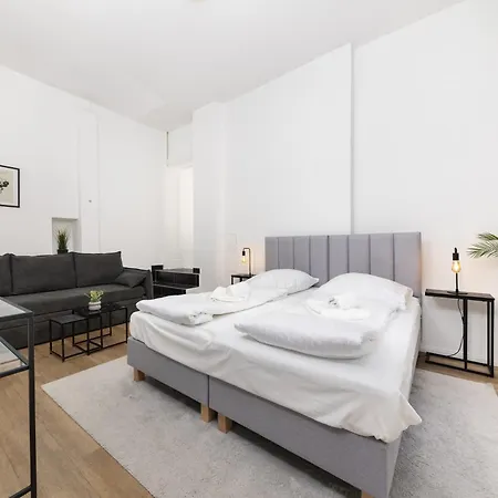 2br Modern Maybachufer Tischkicker * Берлин