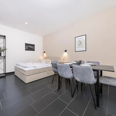 2br Modern Maybachufer Tischkicker *