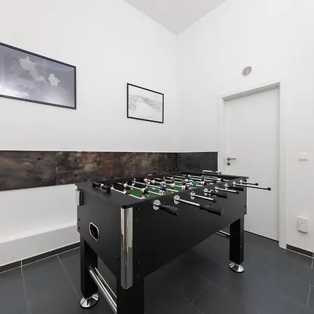 2br Modern Maybachufer Tischkicker Berlin