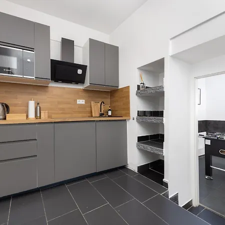 2br Modern Maybachufer Tischkicker * Берлин