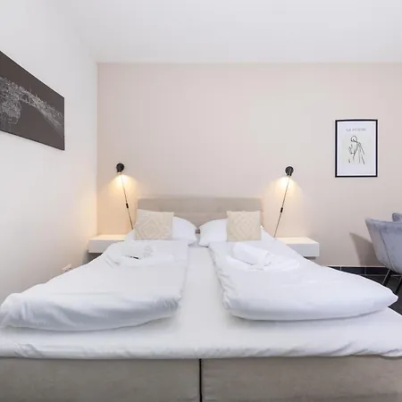 2br Modern Maybachufer Tischkicker *