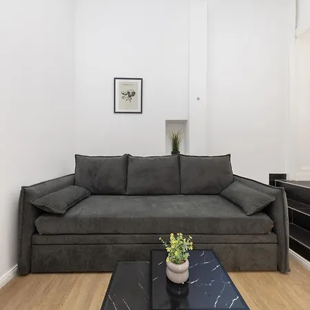 2br Modern Maybachufer Tischkicker Apartment