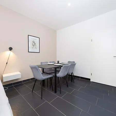 2br Modern Maybachufer Tischkicker Berlin