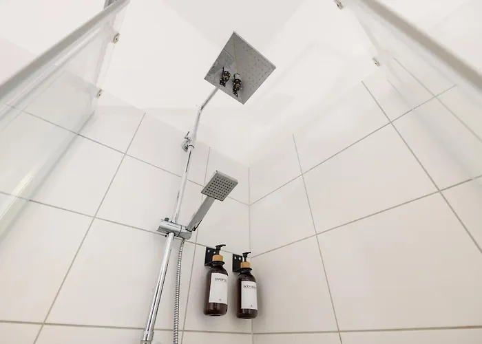 2br Modern Maybachufer Tischkicker Lägenhet