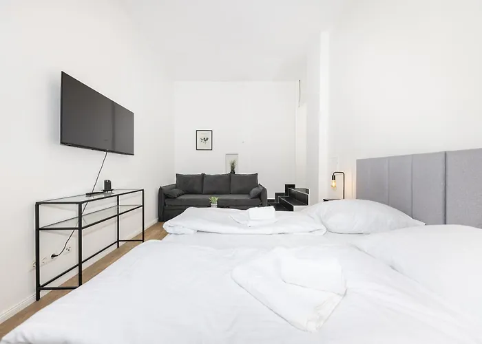 Lejlighed 2br Modern Maybachufer Tischkicker *