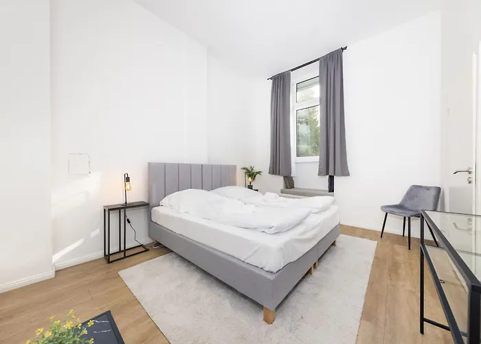 2br Modern Maybachufer Tischkicker Berlin