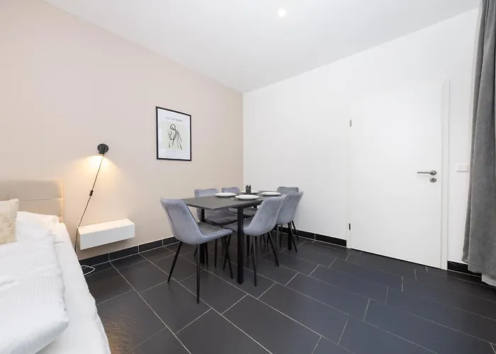 2br Modern Maybachufer Tischkicker Berlin