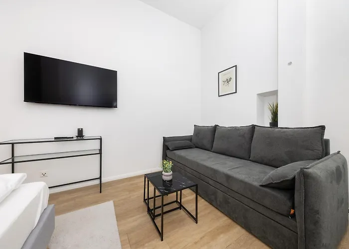 2br Modern Maybachufer Tischkicker Apartment *