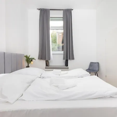 2br Modern Maybachufer Tischkicker *