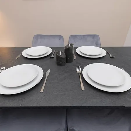 2br Modern Maybachufer Tischkicker Appartement Berlin