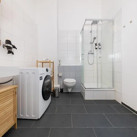 Appartement 2br Modern Maybachufer Tischkicker Berlijn